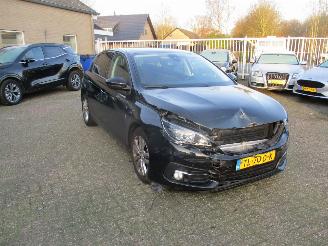 Voiture accidenté Peugeot 308 1.2 PureT.Blue l.Ex REST BPM 900 EURO !!!! 2018/9