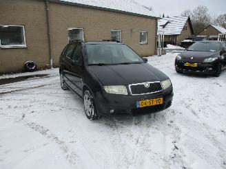 krockskadad bil auto Skoda Fabia Combi 1.4-16V Spirit 2006/5