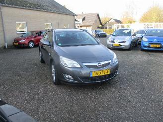 Vaurioauto  passenger cars Opel Astra SPORTS TOURER 1.4 Turbo Bns REST BPM 300 EURO !!!! 2012/6