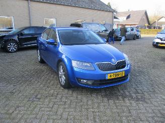 Schadeauto Skoda Octavia 1.4 TSI Grt Eleg Bns Aut  REST BPM 325 EURO !!!! 2014/2