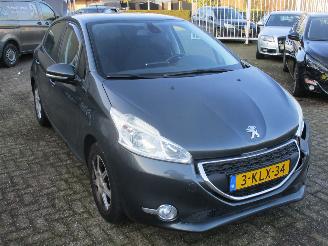 Schadeauto Peugeot 208 1.2 VTi Envy 5drs 2013/8