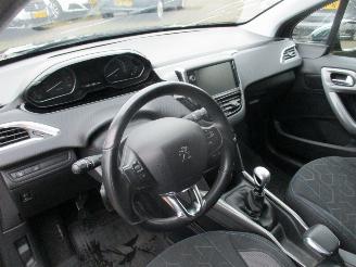 Peugeot 2008 1.5 BlueHD BL ALL picture 19