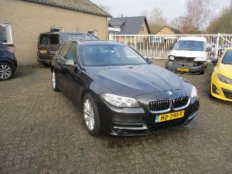 Schadeauto BMW 5-serie 520 I High Executive Touring Aut REST BPM 1000 EURO !!! 2015/10