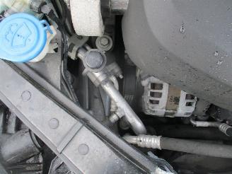 Volvo V-40 2.0 D4 R-Design Business picture 16