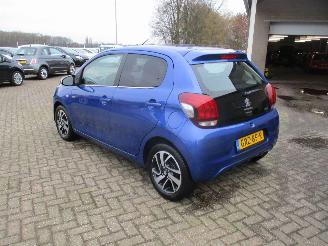 Peugeot 108 1.0 E -VTI BLUE L. EX picture 5