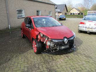 uszkodzony samochody osobowe Renault Clio 0.9 TCe Dynamique 2013/5