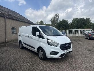 Vaurioauto  passenger cars Ford Transit Transit Custom 280 2.0 TDCI L1H1 Trend 2018/10