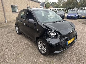 Vaurioauto  passenger cars Smart Forfour EQ Comfort 2020/2