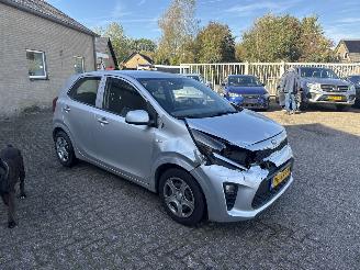 Auto incidentate Kia Picanto 1.0 CVVT Eco.PlusL REST BPM €300,-!!! 2017/7