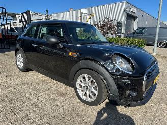 Coche accidentado Mini One 1.2 Automaat Business 2014/11