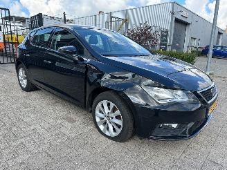 skadebil auto Seat Leon 1.2 TSI Style Business 2017/7