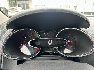 Renault Clio Estate 0.9 TCe Limited picture 9