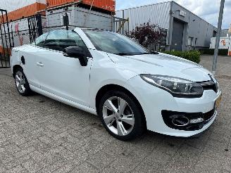 uszkodzony samochody osobowe Renault Mégane Coupé-Cabriolet 1.2 TCe Privilège 2014/10