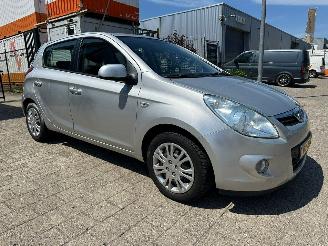damaged passenger cars Hyundai I-20 1.4i DynamicVersion 2009/6