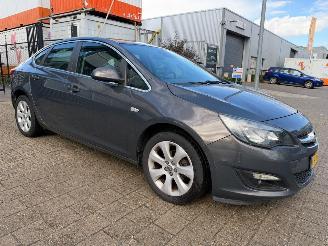 uszkodzony samochody osobowe Opel Astra 1.4 Turbo Business+ 2014/6