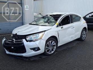Vrakbiler auto Citroën DS4 DS4 (NX), Hatchback, 2011 / 2015 1.6 HDiF 2011