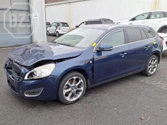 Coche siniestrado Volvo V-60 V60 I (FW/GW), Combi, 2010 / 2018 1.6 DRIVe 2013