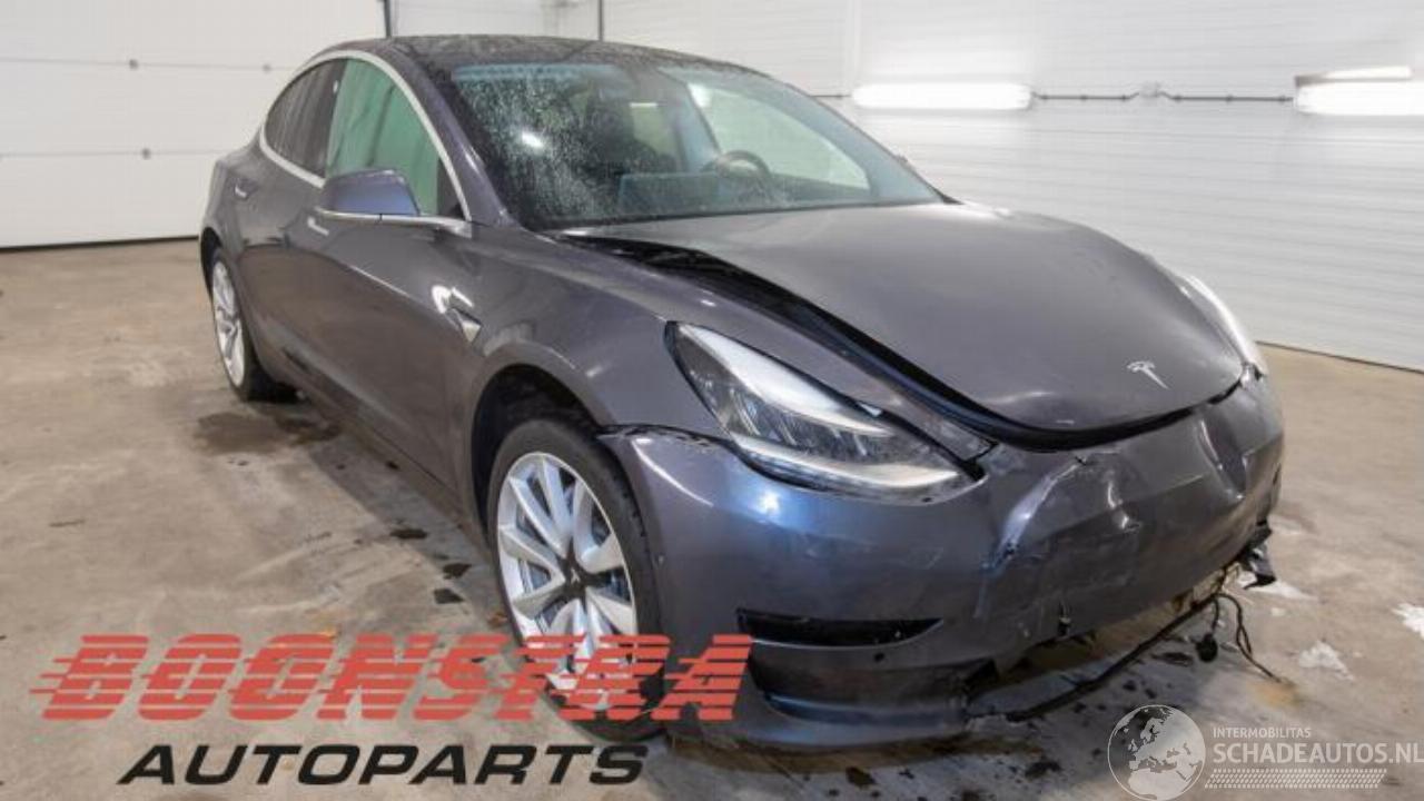 Tesla Model 3 Model 3, Sedan, 2017 Long Range AWD 75 kWh