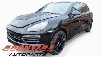Vrakbiler auto Porsche Cayenne Cayenne II (92A), SUV, 2010 / 2018 4.2 S Diesel V8 32V 2013/2