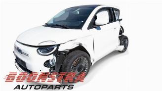 Coche siniestrado Fiat 500 500e (332), Hatchback, 2020 42 kWh 3+1 2021