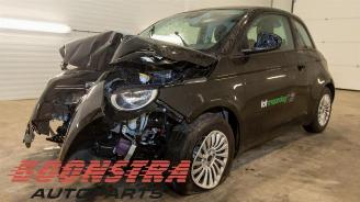 Coche siniestrado Fiat 500 500e (332), Hatchback, 2020 42 kWh 3+1 2023/11