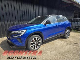 Coche siniestrado Renault Austral 1.2 Mild Hybrid Advanced 130 2023/6