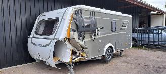 Purkuautot caravans Hymer  Hymer Feeling 425 Hefdak Thule Zakluifel 2017/4