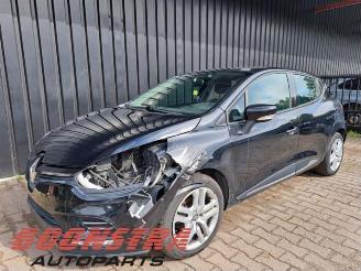 Coche siniestrado Renault Clio Clio IV (5R), Hatchback 5-drs, 2012 / 2021 0.9 Energy TCE 90 12V 2017/10