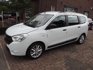 Vaurioauto  passenger cars Dacia Lodgy 1.3 TCe Laureate 7 Persoons 2019/1