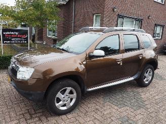 Schadeauto Dacia Duster 1.6 Laureate 2WD 2010/7