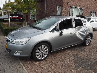 uszkodzony samochody osobowe Opel Astra 1.4 Turbo cosmo 2012/3