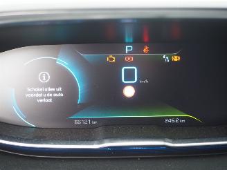 Peugeot 3008 1.6 Hybrid 225 GT picture 35