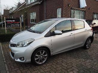 skadebil auto Toyota Yaris 1.3 Dynamic 2012/5