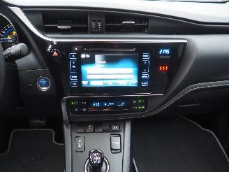 Toyota Auris 1.8 Hybrid dynamic Ultimate picture 18