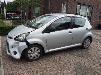 Coche accidentado Toyota Aygo 1.0 VVT-i Now 2013/11