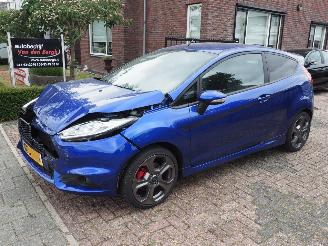 Voiture accidenté Ford Fiesta 1.6 ST2 2015/9