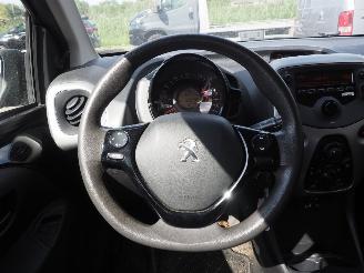 Peugeot 108 1.0 E-Vti Active picture 15