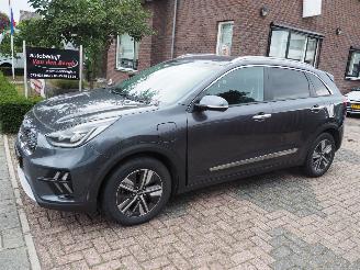 damaged passenger cars Kia Niro 1.6 GDi Phev ExecutiveLine 2021/1