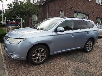 Schadeauto Mitsubishi Outlander 2.0 PHEV Instyle 2013/11