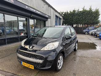 Peugeot 107 1.0 50KW AIRCO LEER 5-DEURS picture 2