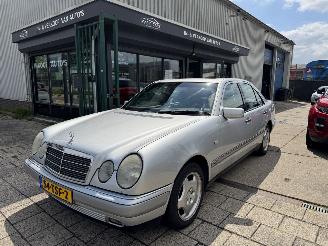 krockskadad bil auto Mercedes E-klasse E290 Turbo Diesel Automaat Leer 1997/6