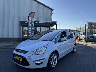 Vaurioauto  passenger cars Ford S-Max 2.0 Turbo 176kw S-edition Automaat 7 persoons 2011/2