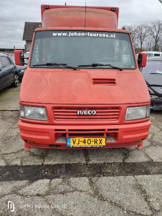 krockskadad bil auto Iveco Daily 2.5 td 1990/11
