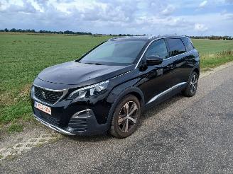 damaged passenger cars Peugeot 5008 1.6 HDI 2018/3