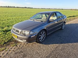 damaged passenger cars Volvo S-40 2.0 16V Turbo 2001/10