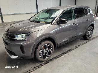 Vaurioauto  passenger cars Citroën C5 Aircross 1.5 HDi 96-KW Automaat BLUE 2024/7