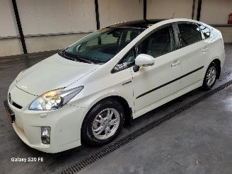 Vaurioauto  passenger cars Toyota Prius Hybrid 1.8 73-KW Automaat Dynamic 2011/4