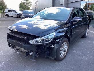 Coche siniestrado Hyundai I-30 i30 (PDEB5/PDEBB/PDEBD/PDEBE), Hatchback, 2016 1.0 T-GDI 12V 2018/12
