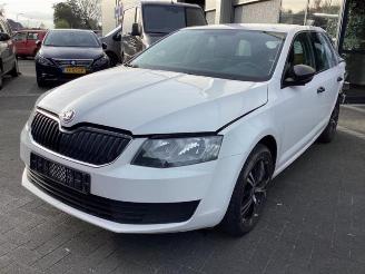 Coche siniestrado Skoda Octavia Octavia Combi (5EAC), Combi 5-drs, 2012 / 2020 1.2 TSI 16V 2014/12