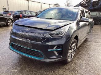 Vrakbiler auto Kia Niro Niro I (DE), SUV, 2016 / 2022 E-Niro 64 kWh 2021/6